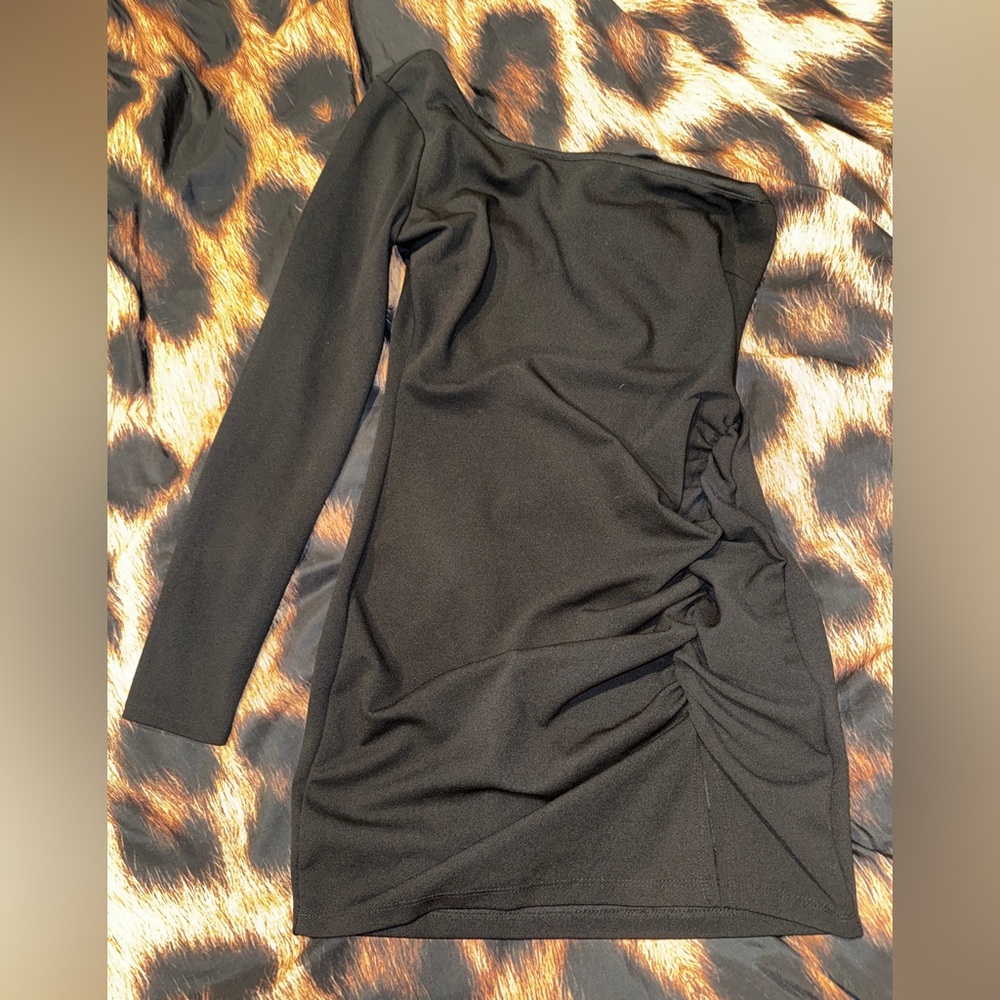 Windsor Black One-Shoulder Ruched Mini Dress